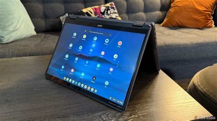 How do you download Internet Explorer on a Chromebook?