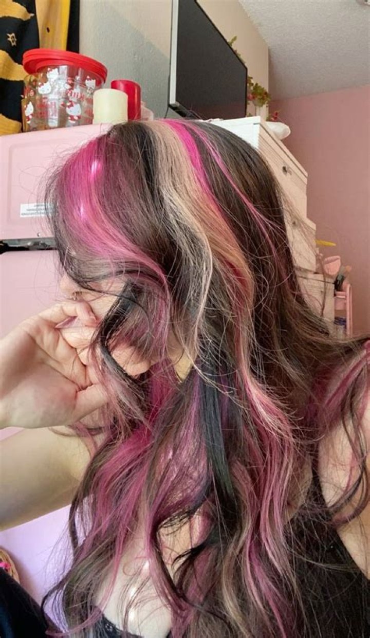How do you keep pink hair long?