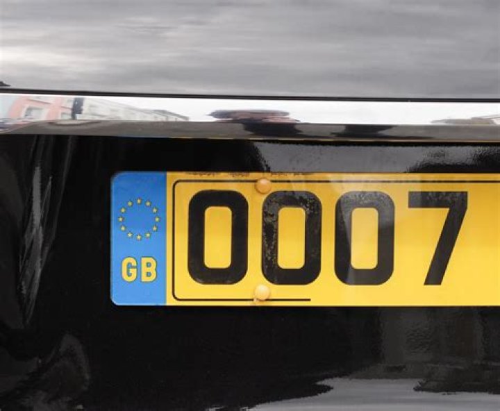 Should trade plates cover number plates?